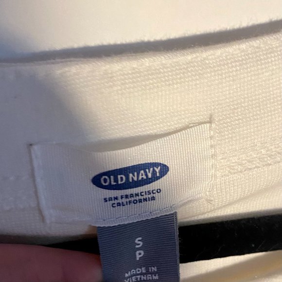 Old Navy Red/White Striped Heavyweight Top - Picture 4 of 4